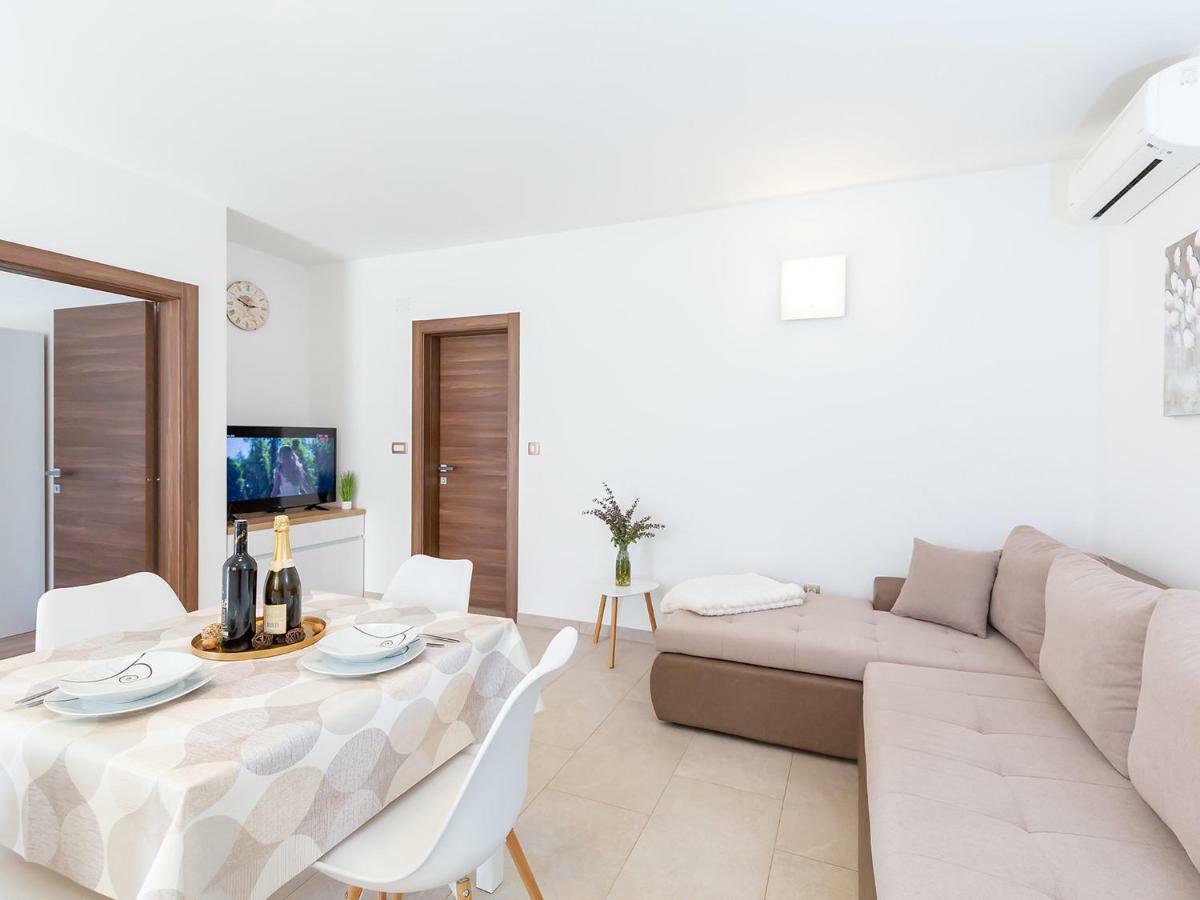 Apartments Gioia Porec Exterior photo